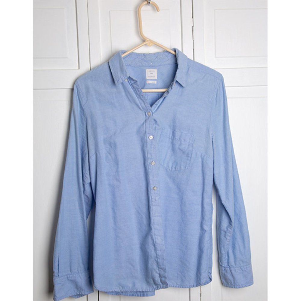Gap Button-Down Medium